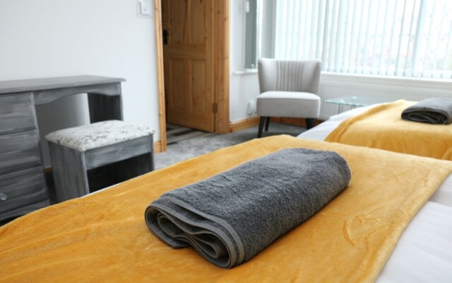 Ideal Lodgings in Bury - Whitefield