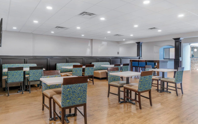 Comfort Suites Auburn Hills-Detroit