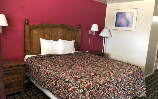 Rodeway Inn & Suites