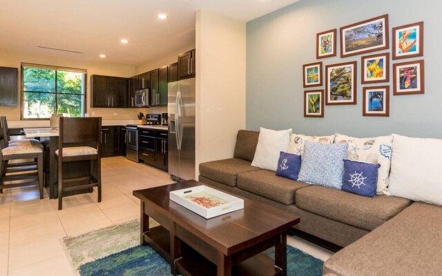 Stylish 1-bedroom That Opens on Pool -pacifico L303