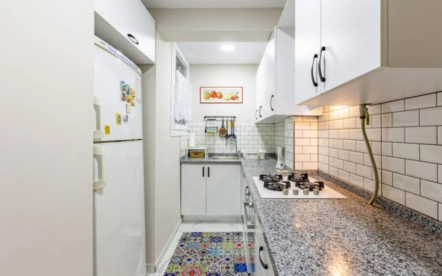 Central Flat Near the Bosphorus Shore in Uskudar