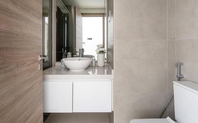 Frank Porter - Studio One