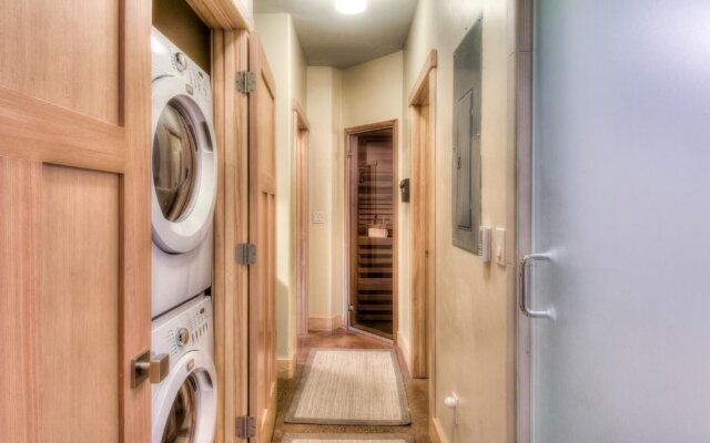 Shining Shire - Sauna, Steam Shower, Very Cool!