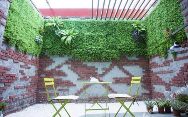 Jiushang Yunge Art Boutique Hotel