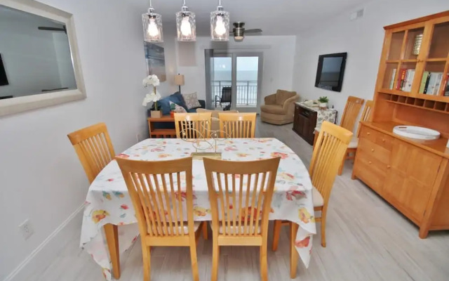 Sea Coast Gardens III 302