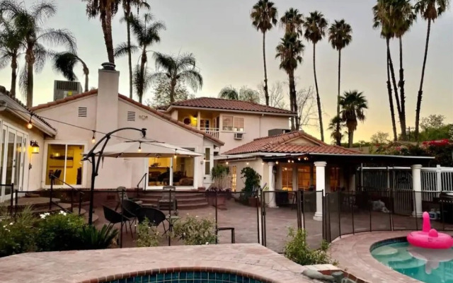 Paradise Vacation Estate Near Universal Studios