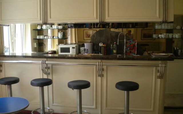 Ares City Center Hotel