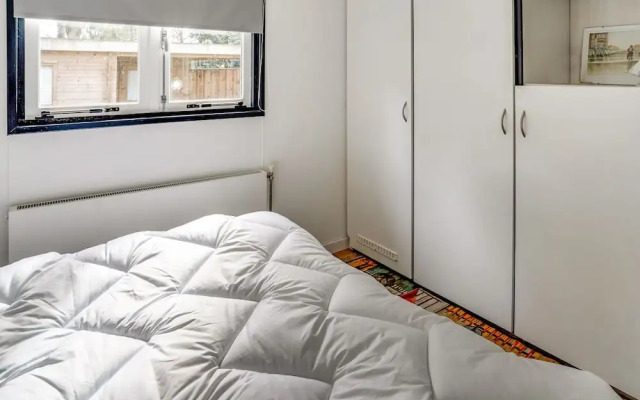 Sophisticated Chalet in Putten with Garden