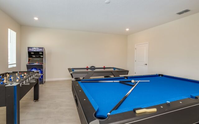 Storey Lake 9 BR Villa with Game Room