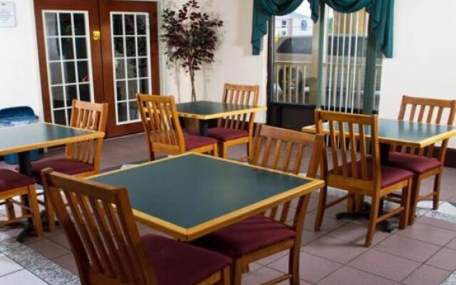 Country Hearth Inn-Union City