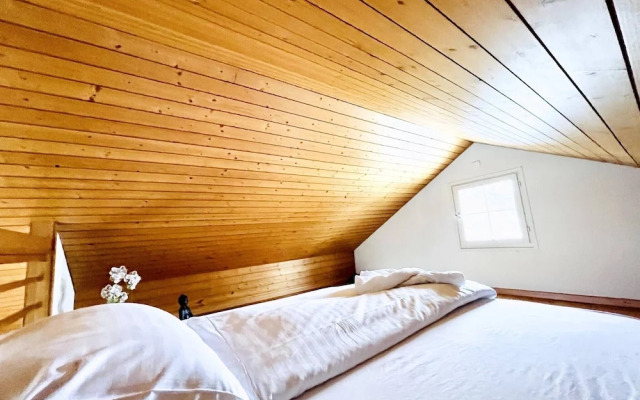 Einzigartige Schöne Altbau- Wohnung Im Zentrum