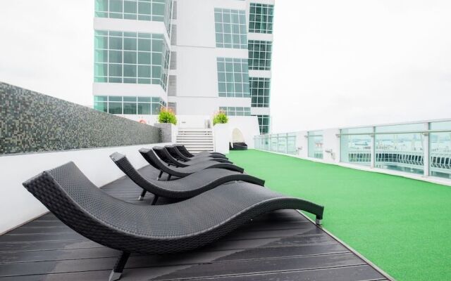 Seafront Duplex Suite at Georgetown