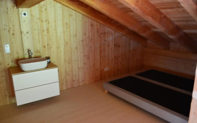 Semi Detached Chalet For 8 With Balcony & Garden