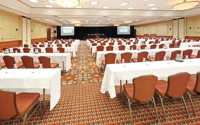 Crowne Plaza Dallas Market Ctr - Love Field by IHG