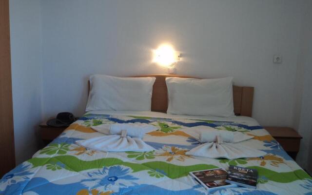 Madares Hotel