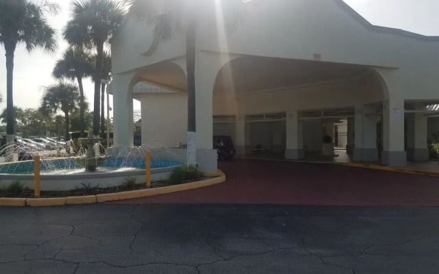 Days Inn by Wyndham St. Petersburg / Tampa Bay Area