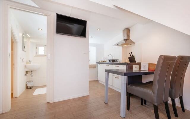 Rafael rooms and apartments by DuHomes