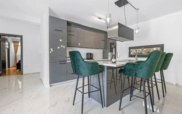 Villa Pool House Fancy