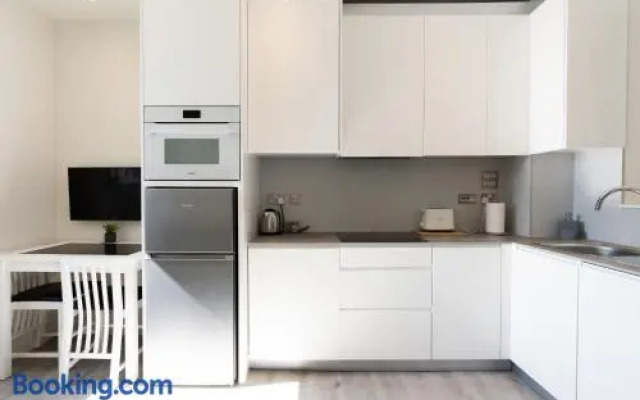 Sylvian Suites18-hosted by Sweetstay