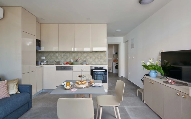 Irena Apartments