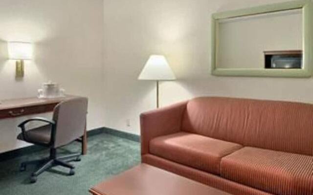 Ramada by Wyndham Hawthorne LAX / LA Stadium