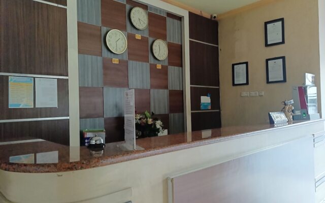 Collection O 93163 Hotel Grand Kartika