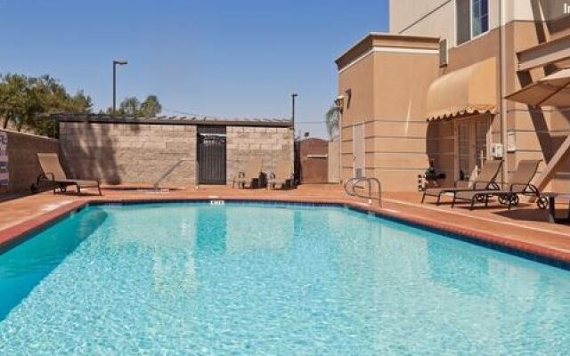 Wyndham Garden Bakersfield