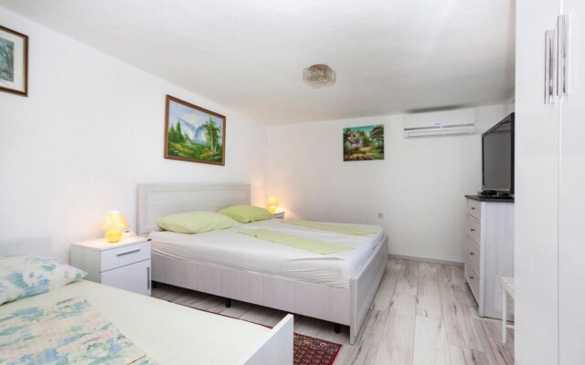 Amazing Home in Premantura With Wifi and 2 Bedrooms