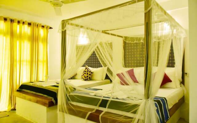 Safari Queens Resort