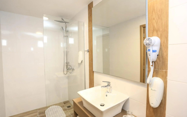 Almiros Beach Hotel