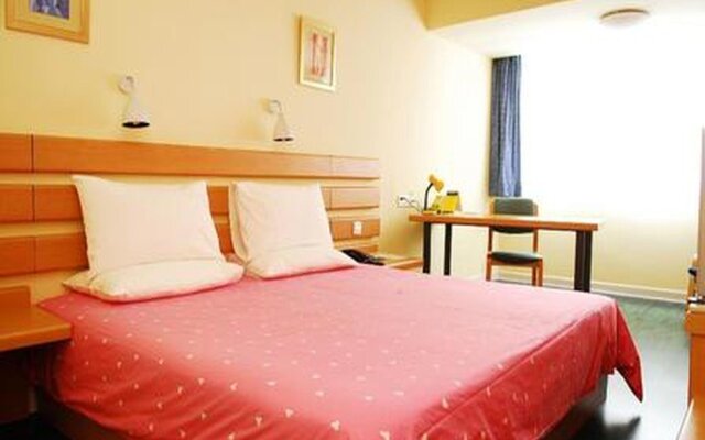 Home Inn Jiading Chengzhong Road