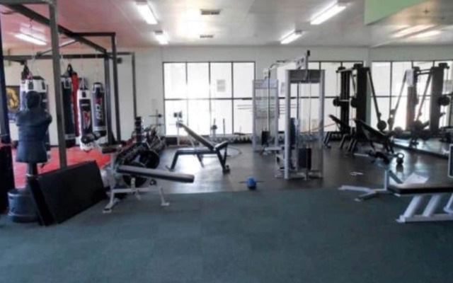 Modern Executive Penthouse All Amenities