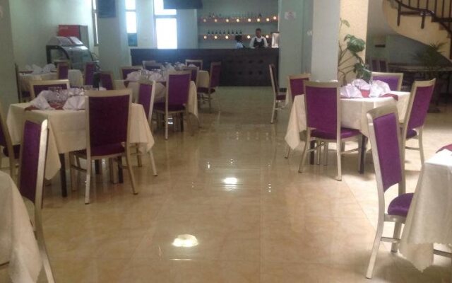 Palm Palace Hotel