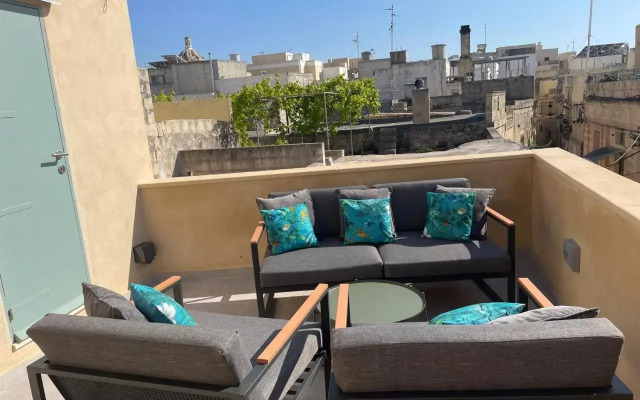 60 Indri Borg Townhouse