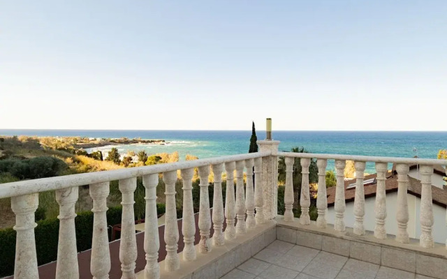 Pomos Harbour View Villa