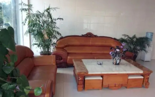 Dayao Xinhong Business Hotel