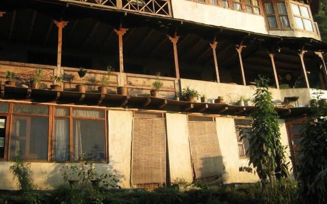 Himalayan Orchard Huts