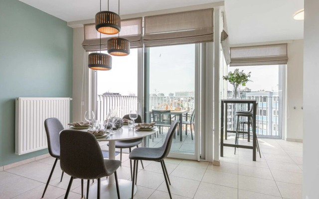 Huswell - Cozy Seaside Apartment With Terrace