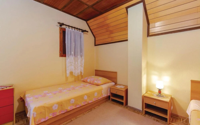 Nice Home in Breze With Wifi and 2 Bedrooms