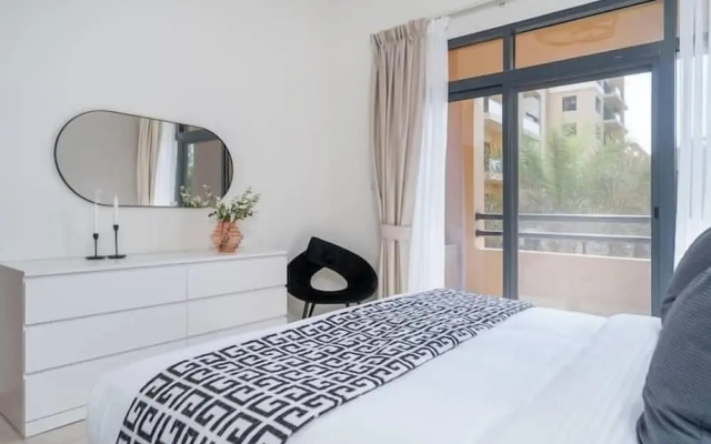 Vogue | The Greens near Emirates Mall | Ski Dubai