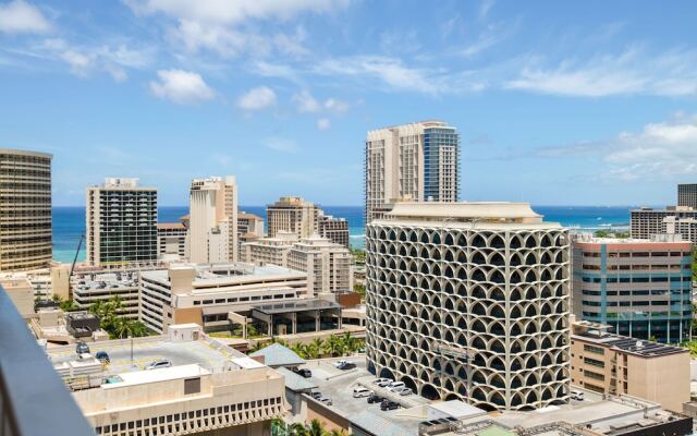 Marine Surf Waikiki w/ Beach Gear & Parking!
