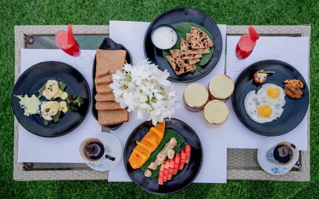 SaffronStays Onellaa, Nashik - infinity pool villa surrounded by a vineyard