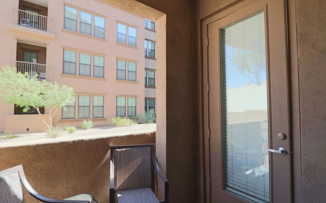 Rooftop Pool with Views-King Beds-Parking 1123
