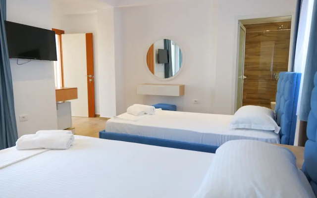 Summer Point Hotel
