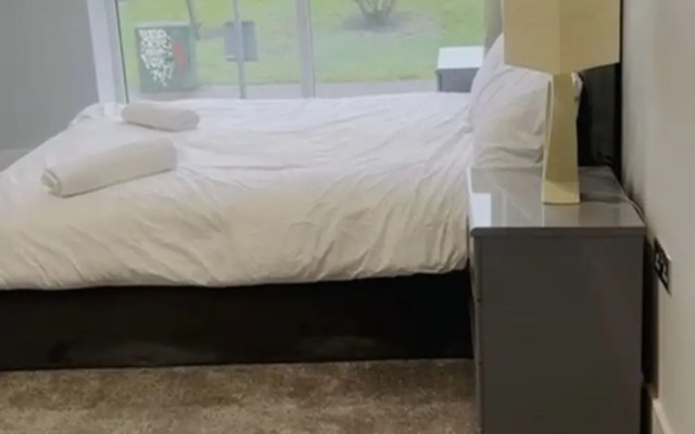Stunning 2-bed Apartment in Barking