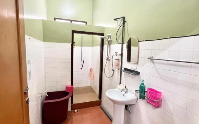 Teratai Homestay Batu Buruk