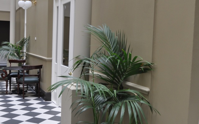 Hadley's Orient Hotel