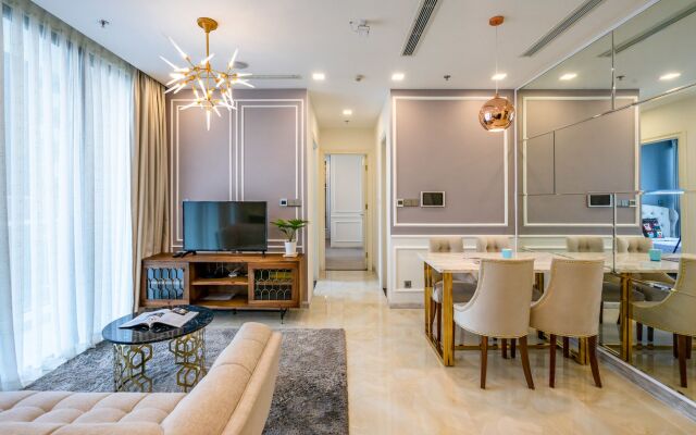 Urban House Saigon - Golden River