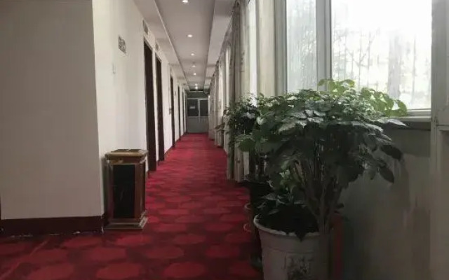 Jinfangyuan Express Hotel (Nanyang Central Hospital)