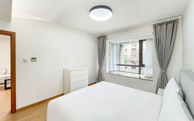 Tyms Entire bedroom Apt By Takashimaya